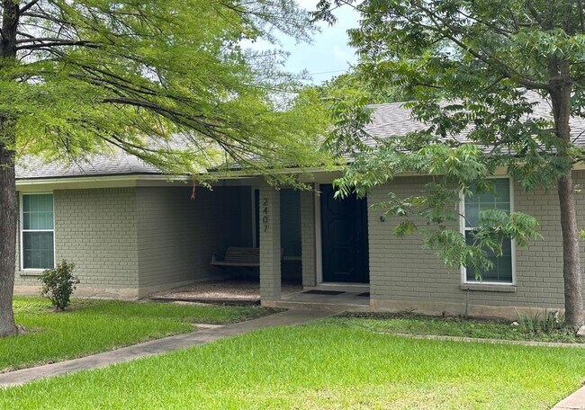 Foto del edificio - 2407 Harrowden Dr