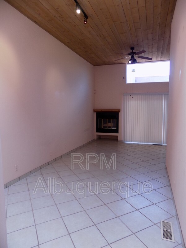 Building Photo - 562 Aztec Rd NW