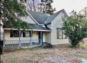 Building Photo - 3117 Beulah Ave SW