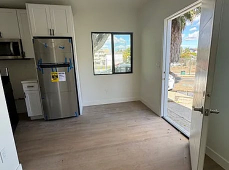 Building Photo - Grand Avenue Apartments
