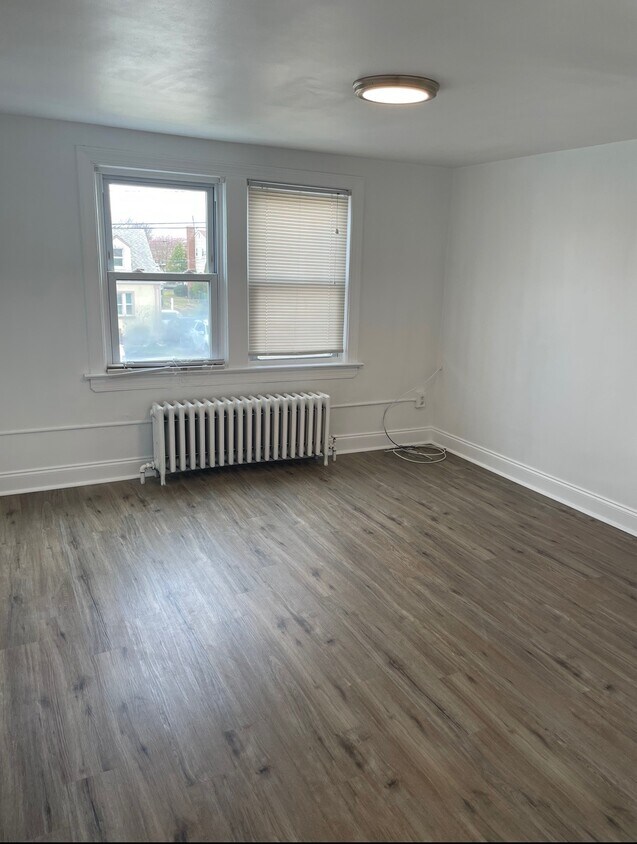 125 N 8th Ave Unit B, Manville, NJ 08835 Apartments in Manville, NJ