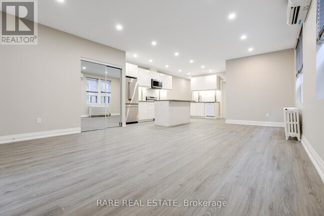 Photo du bâtiment - MAIN - 10 CASTLEVIEW AVENUE