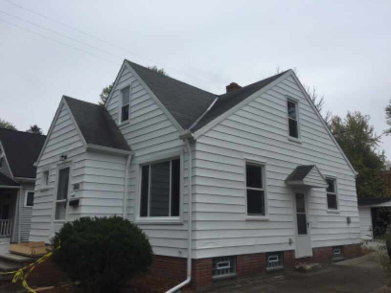 17210 Mapleboro Ave Maple Heights, OH 44137 – photo 1