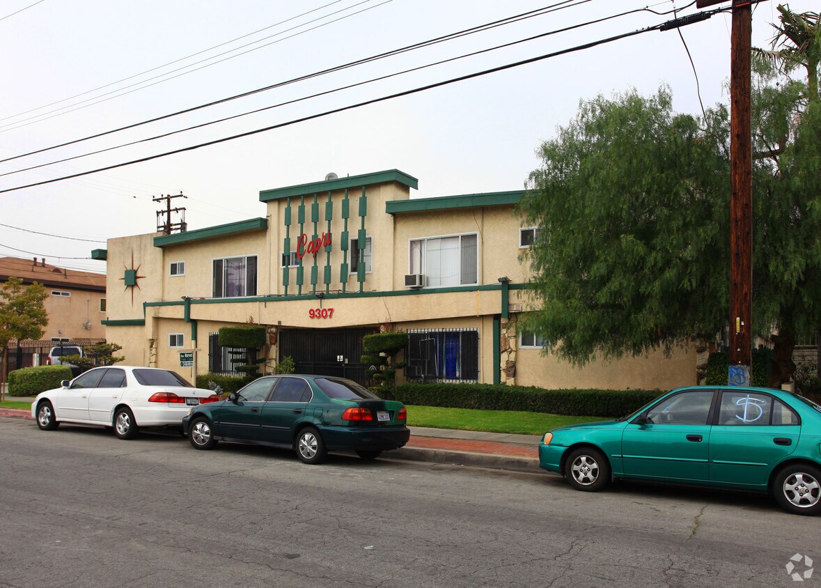 Building Photo - Capri Apartments