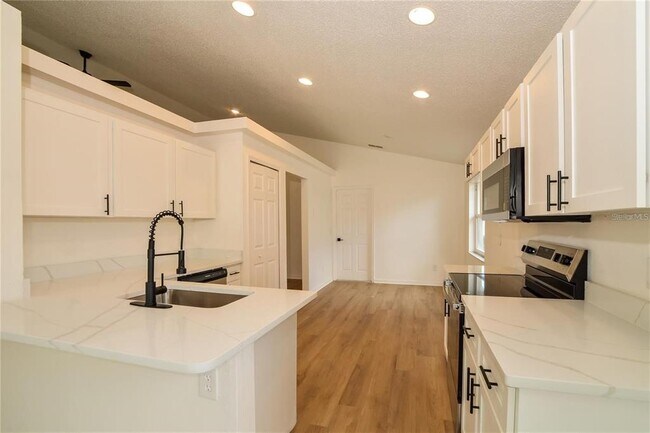 Building Photo - 148 Heather Lynn Dr
