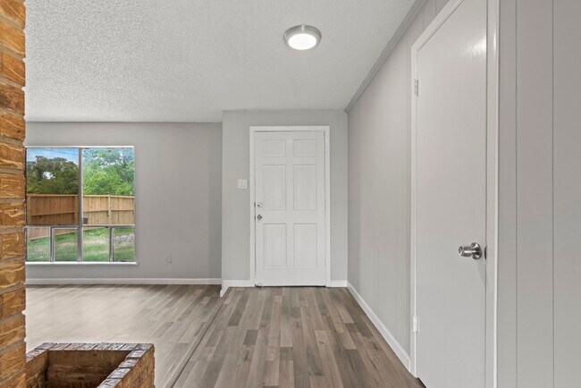 Building Photo - 3808 Corto St