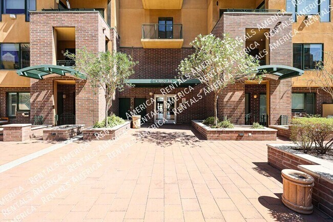 Foto del edificio - 17 W Vernon Ave