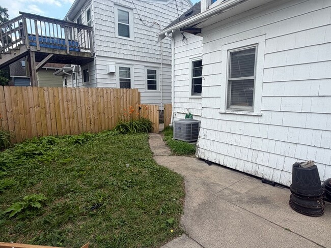 Building Photo - 3504 S Clement Ave