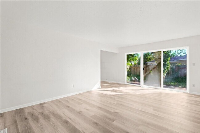 Foto del edificio - 5121 Earls Ct