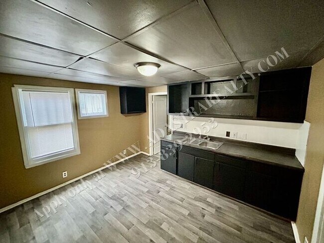 Foto del edificio - Updated 5 Bed 2 Bath home in Independence-...