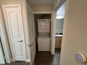 Interior Photo - Stadium House Apartments