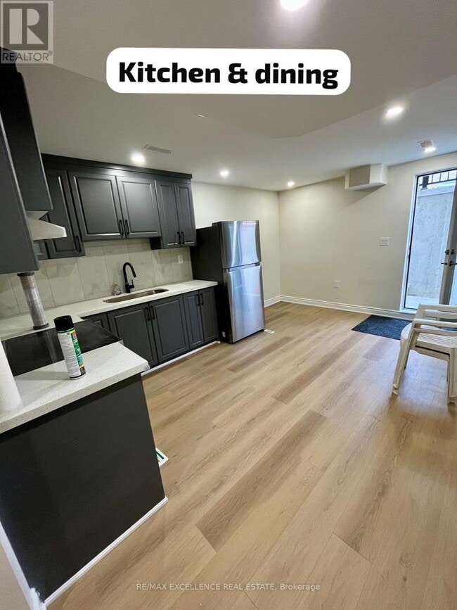 Building Photo - 27 Bachelor St