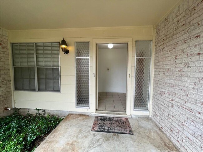 Building Photo - 6800 Shier Cove