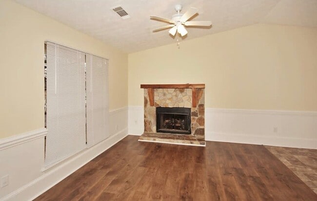 Foto del edificio - 5155 Sugar Crest Dr