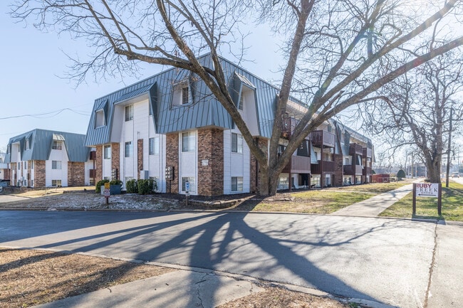 Building Photo - Ruby on the Creek Apartments