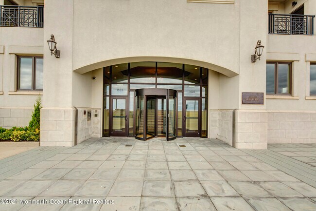 Building Photo - 1501 N Ocean Ave