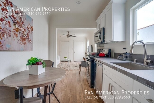 Building Photo - 6625 1/2 Crenshaw Blvd.-