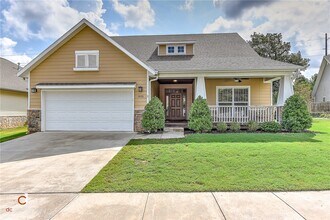 Building Photo - 1408 NE Dysart Woods Ln