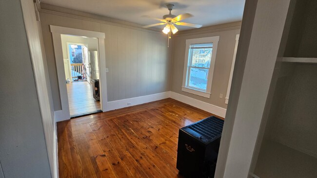 Foto del edificio - 244 Notre Dame Ave