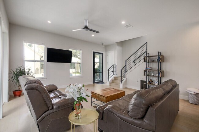 Foto del edificio - 4808 Duval Rd #52