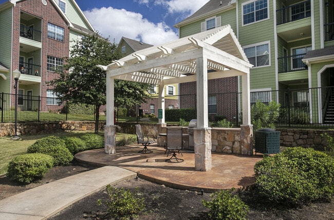 Building Photo - Summerwood