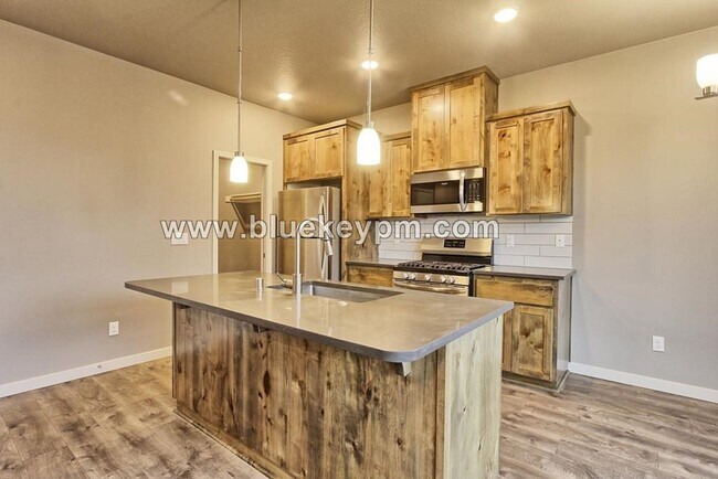 Foto del edificio - 3 Bed, 2.5 Bath Townhome in Orchards by Pr...