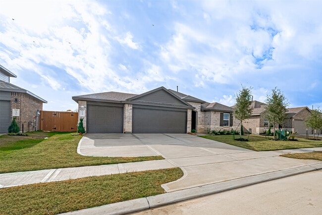 Building Photo - 532 Comal Trl