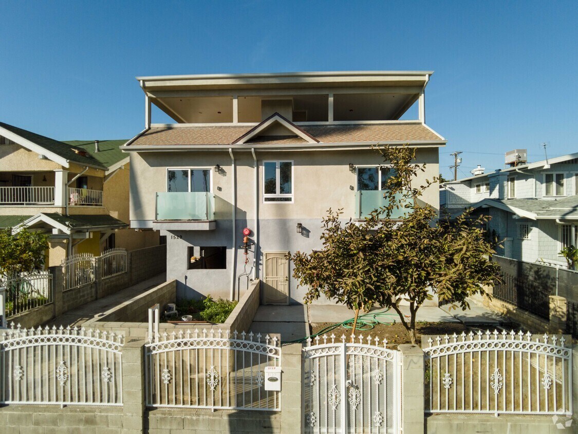 ENERO DE 2022 - 1529 N Kingsley Dr