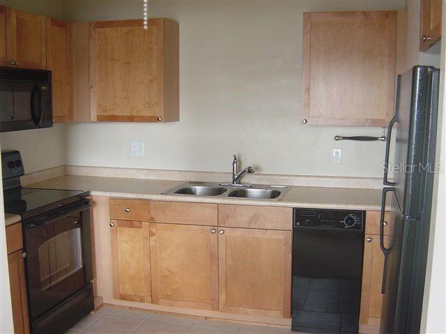 Building Photo - 117 Pompano Dr SE