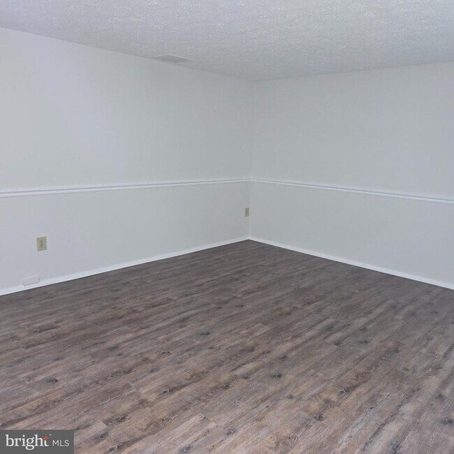 Foto del edificio - 1758 Springfield Ln