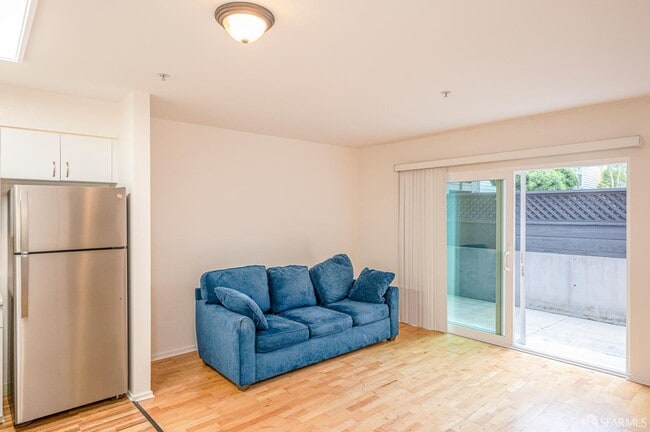 Building Photo - 8400 Oceanview Terrace