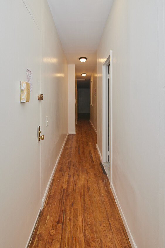 Primary Photo - 450 Madison St