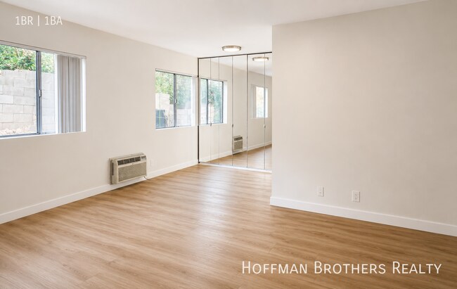 Building Photo - 1226 Larrabee St