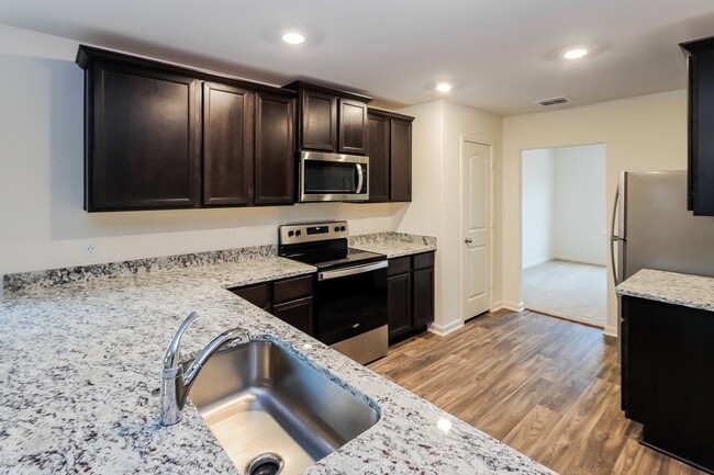 Building Photo - 7306 Lazy Cyn