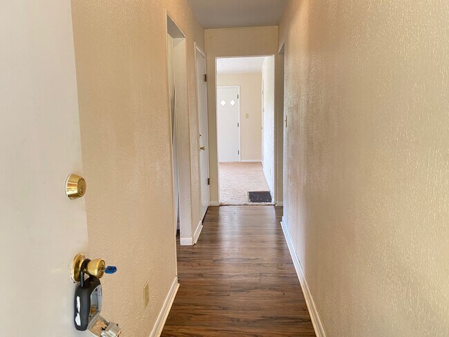 Building Photo - 55387 Maple Heights