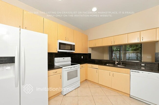 Foto del edificio - 6351 Bella Cir