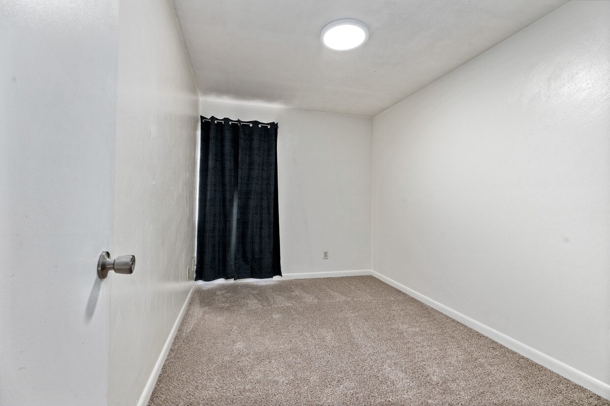 Primary Photo - 1378 Bradley Drive