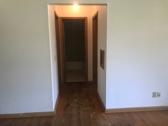 Hallway - 2719 McDivitt Rd