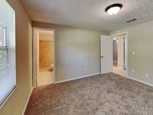 Building Photo - WESTSIDE HOME