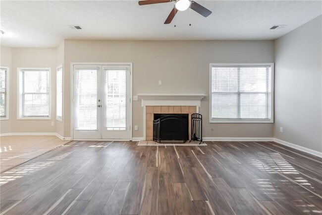 Building Photo - 652 Stonemill Manor