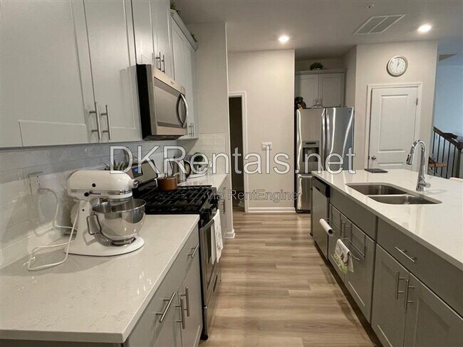 Foto del edificio - 1375 Vayda Ct