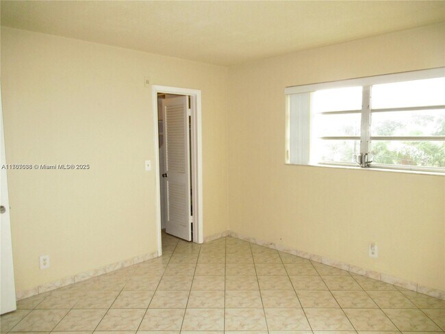 Foto del edificio - 581 Blue Heron Dr