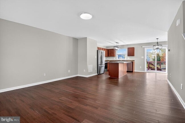 Foto del edificio - 2012 Crepe Myrtle Ln