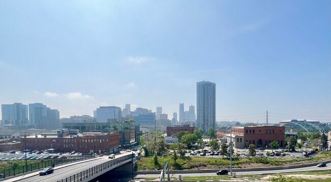 Foto del edificio - 1441 Central St