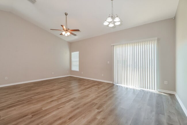 Foto del edificio - 2511 Bobby Lee Ln