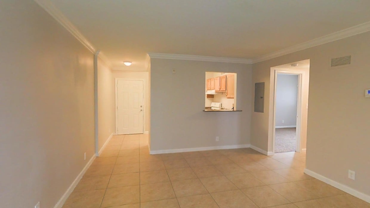 Photo - Deerfield East Apartments