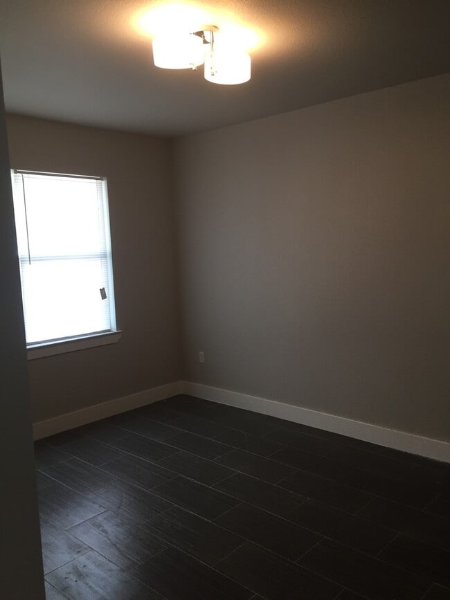 Building Photo - 3809 E Martin Luther King Jr Blvd