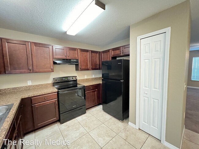 Building Photo - 3 br, 2 bath House - 4204 SE 134th St