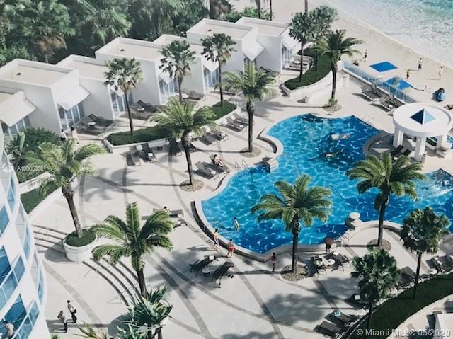 Resort style pool area. - 3101 S Ocean Dr
