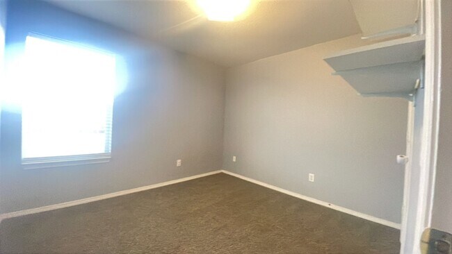 Foto del edificio - Edmond Rental